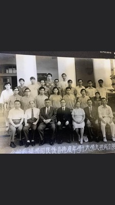 國立成功大學六十學年度畢業代表隊攝影留念2